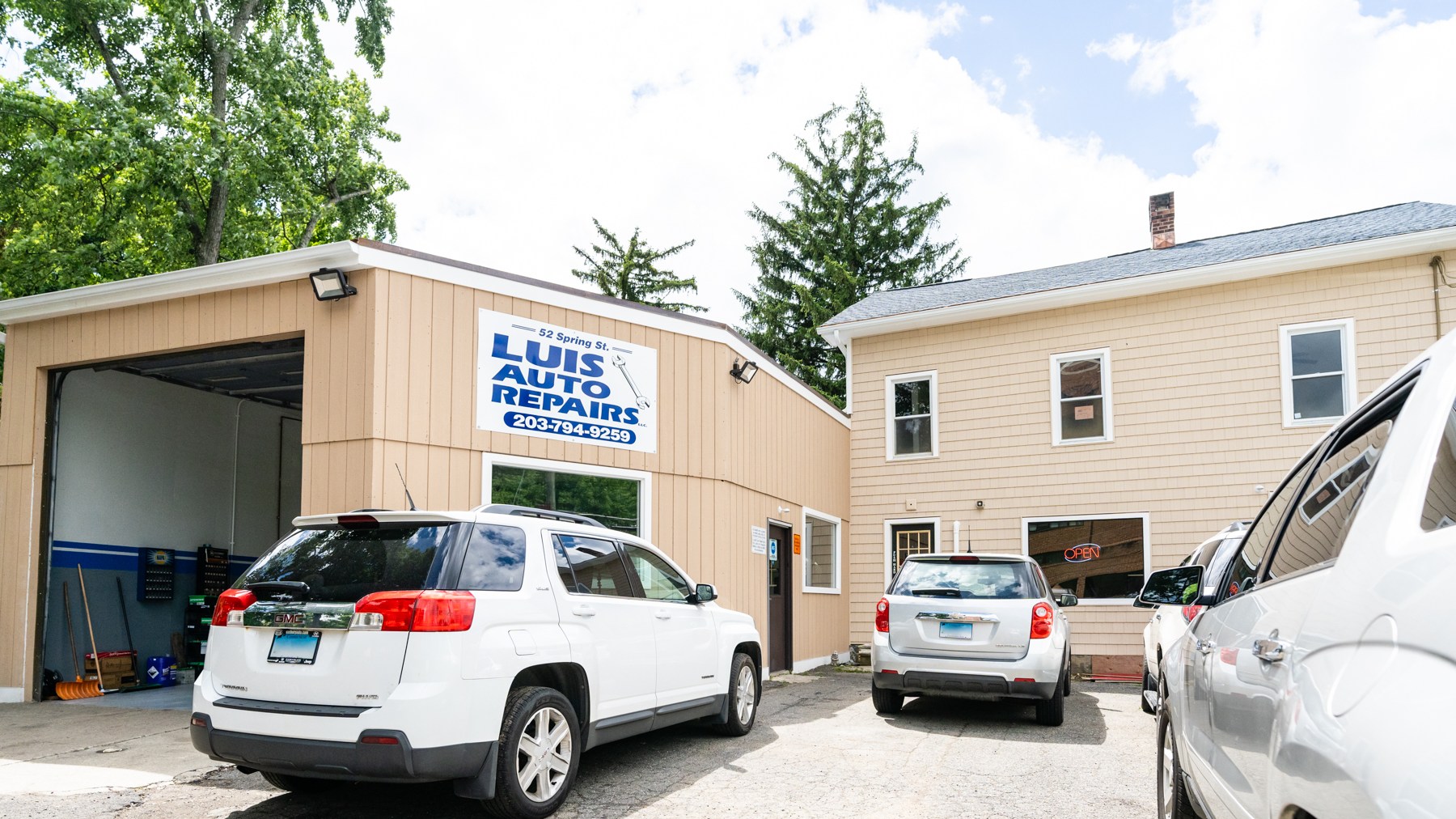 Luis Auto Repairs exterior and service entrance at 52 Spring St in Danbury